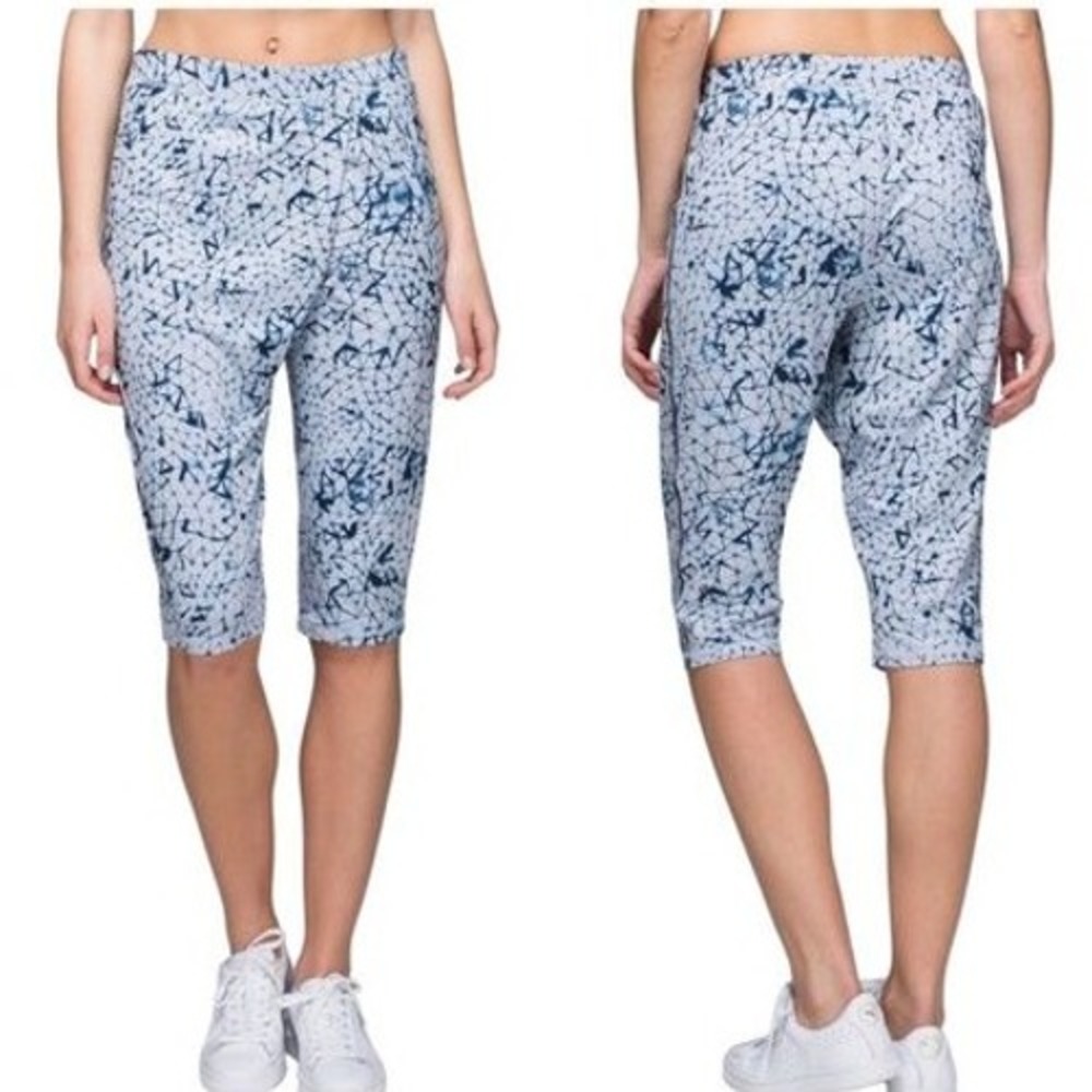 Lululemon Retreat Yoga‎ Crop Pants In Star Crushed Silver Fox Navy Size 4